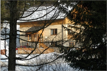 Частен дом Huty 5